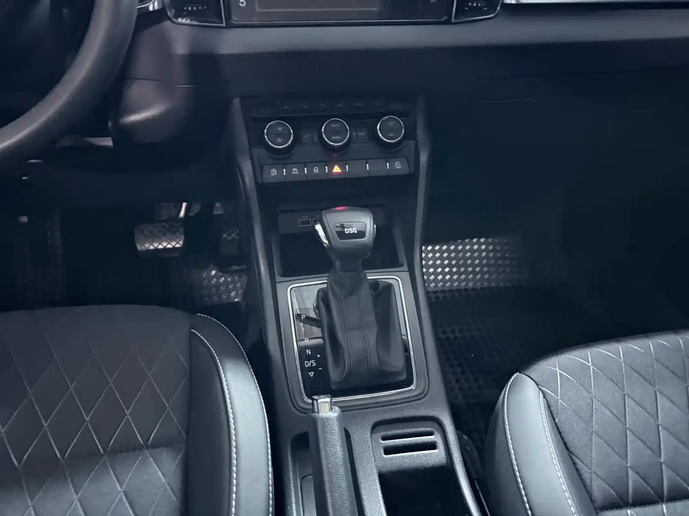 Škoda Karoq 2018 TSI280 Luxury Edition China V фото 14