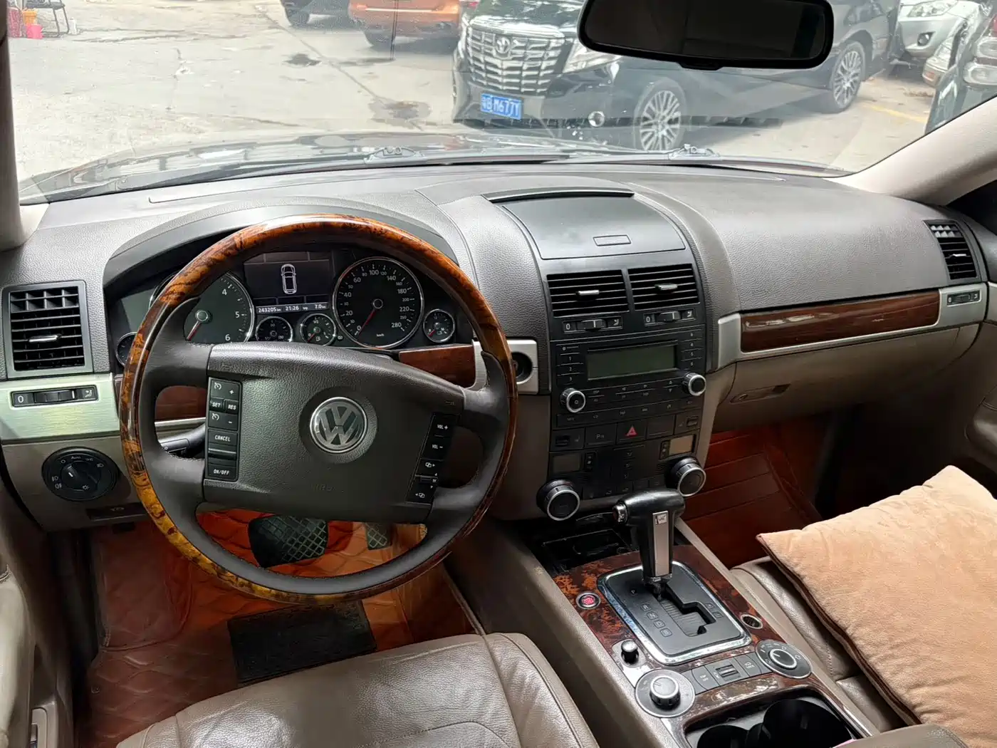 Volkswagen Touareg 2010 2009 3.0T Diesel Standard