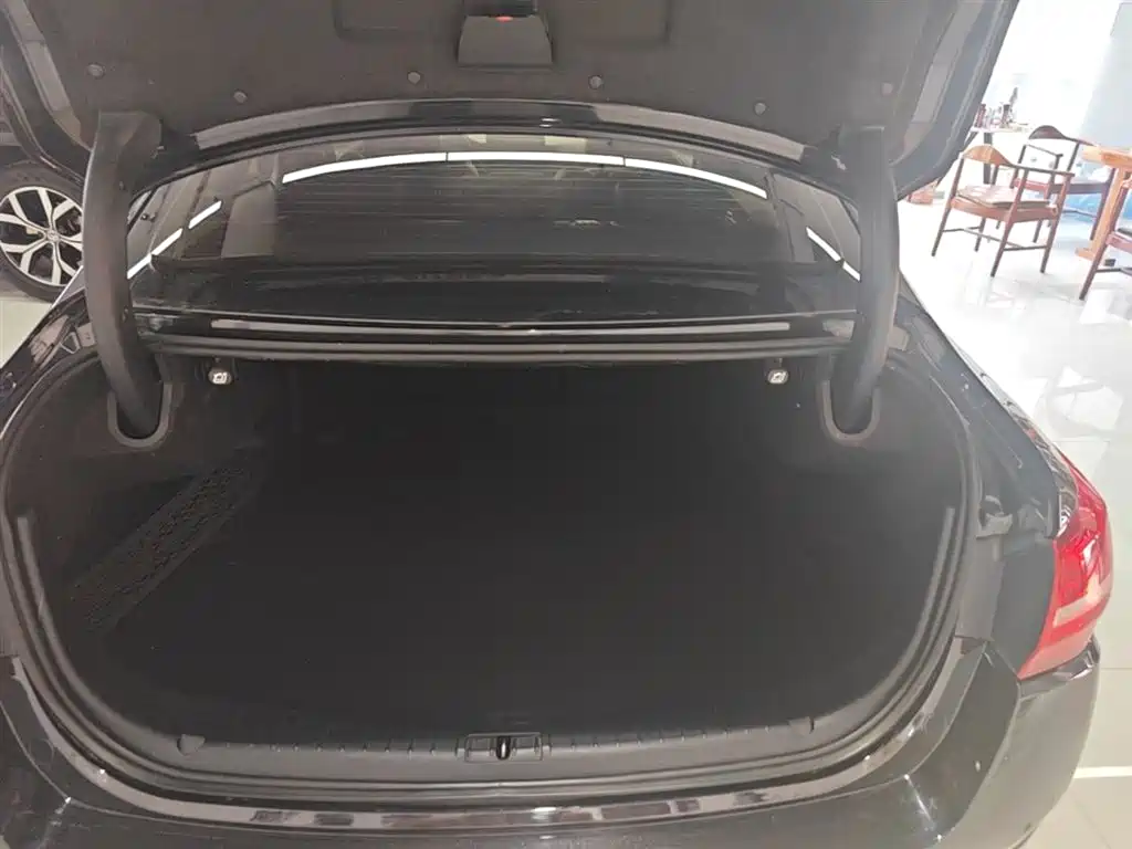 Hongqi H5 2019 30TD Style Edition фото 19