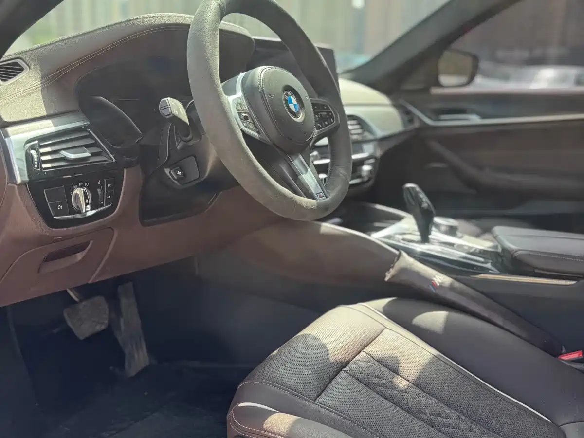 BMW 5-SERIES