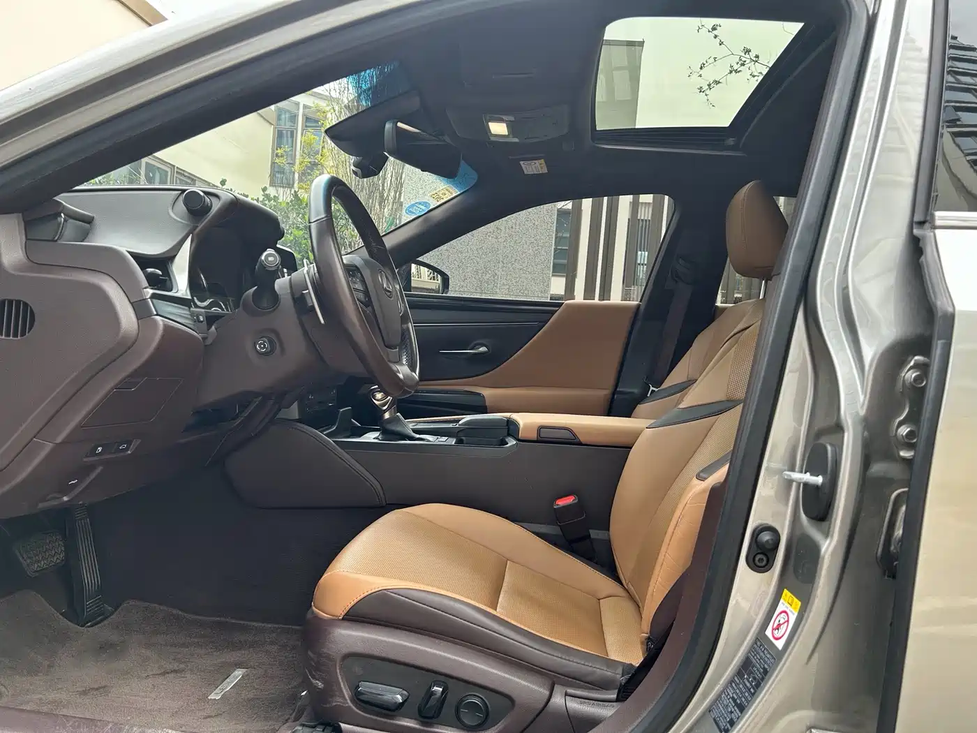 Lexus ES 2018 300h Excellence Edition China V фото 9