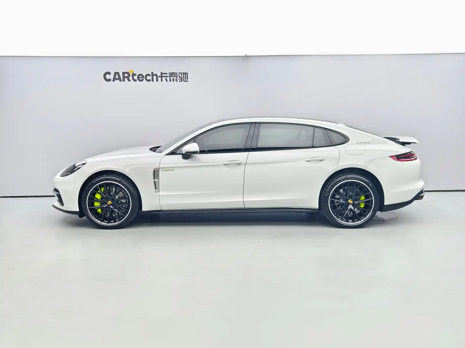 صورة 3 - Porsche Panamera New Energy