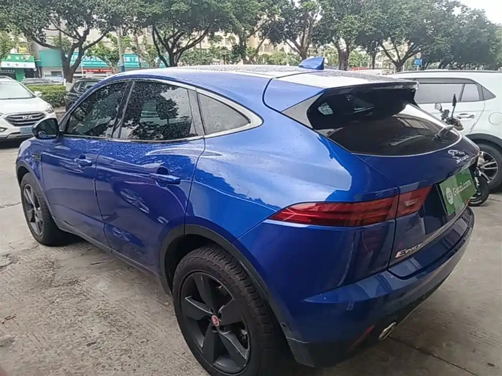 Фото 5 - Jaguar E-PACE