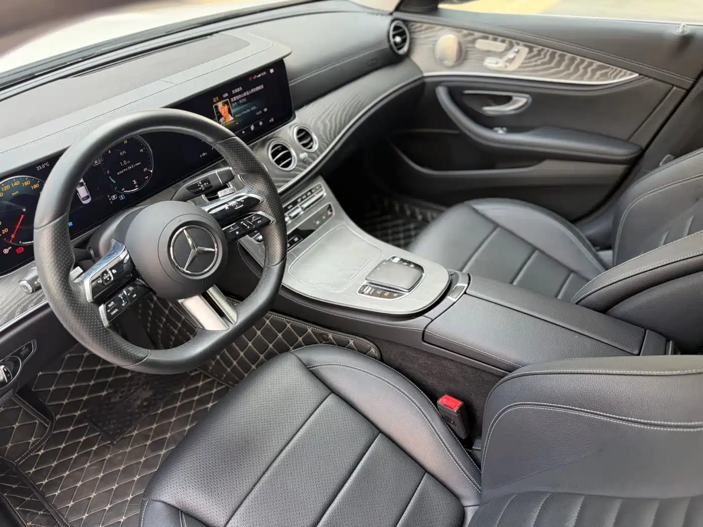 Mercedes-Benz E-Class 2022 E 300 L Sport Luxury фото 4