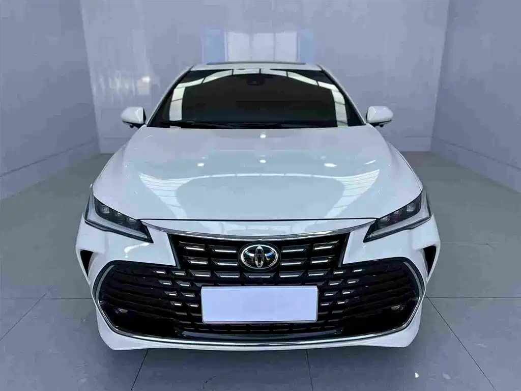 Toyota Avalon 2023 2.0L Luxury Edition фото 2