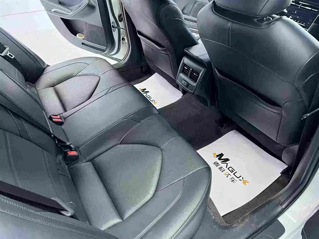 Toyota Avalon 2023 2.0L Luxury Edition фото 13