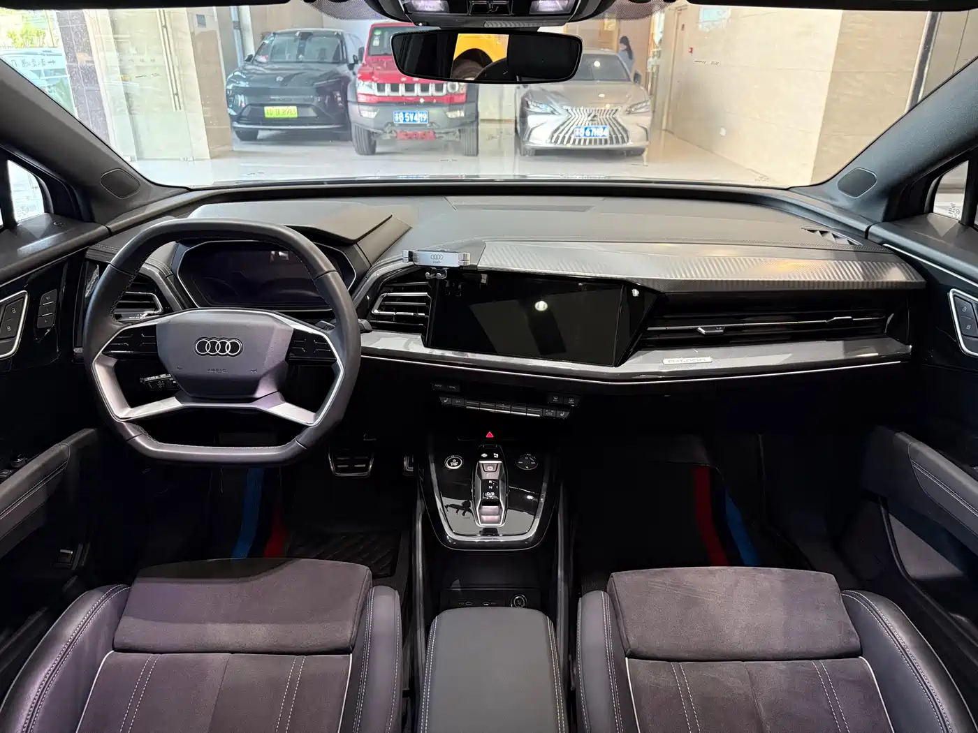 Audi Q4 e-tron 2023 40 e-tron Creation Night Edition фото 14