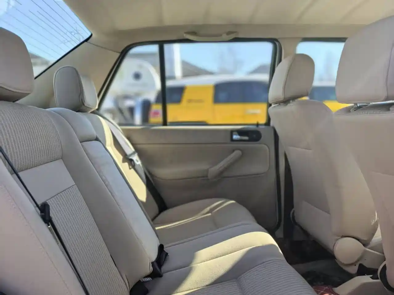 Volkswagen Jetta 2012 1.6L Avant-garde фото 9