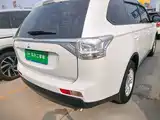 Photo 8 - Mitsubishi Outlander (Import)