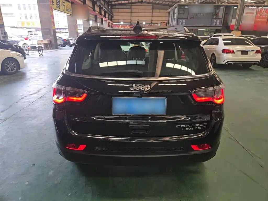 Фото 6 - Jeep Compass