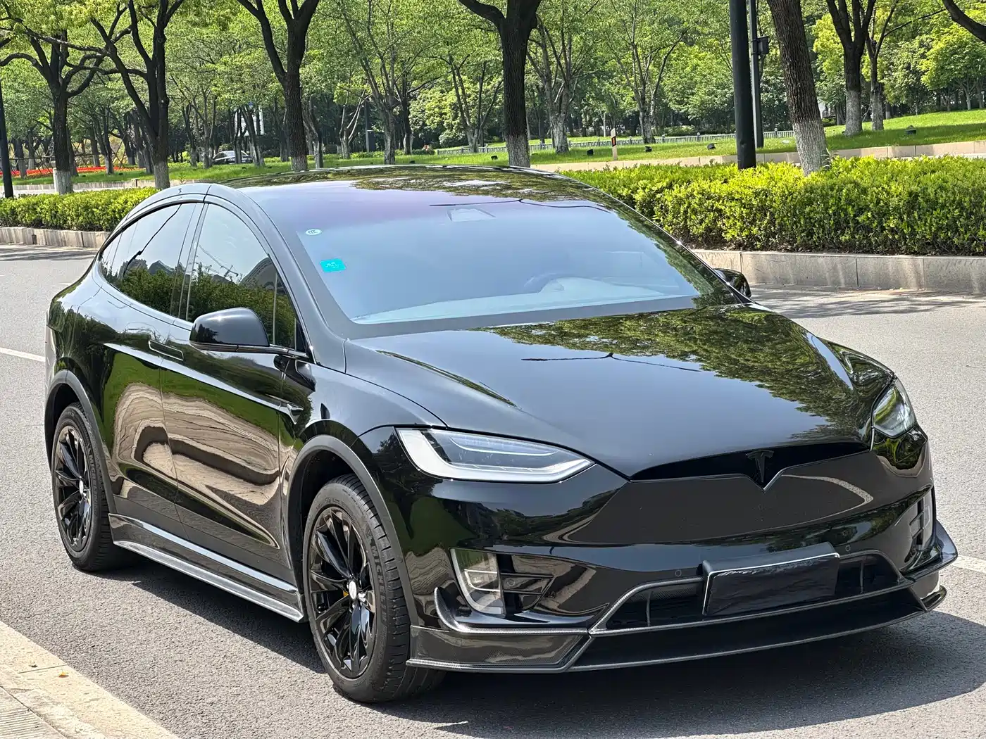 TESLA MODEL X