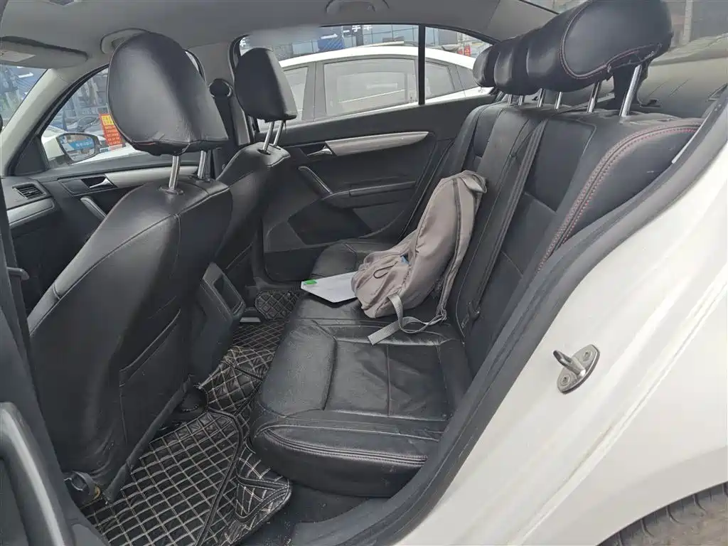 Volkswagen Lavida 2013 Facelift Classic 1.6L Automatic Trend фото 14
