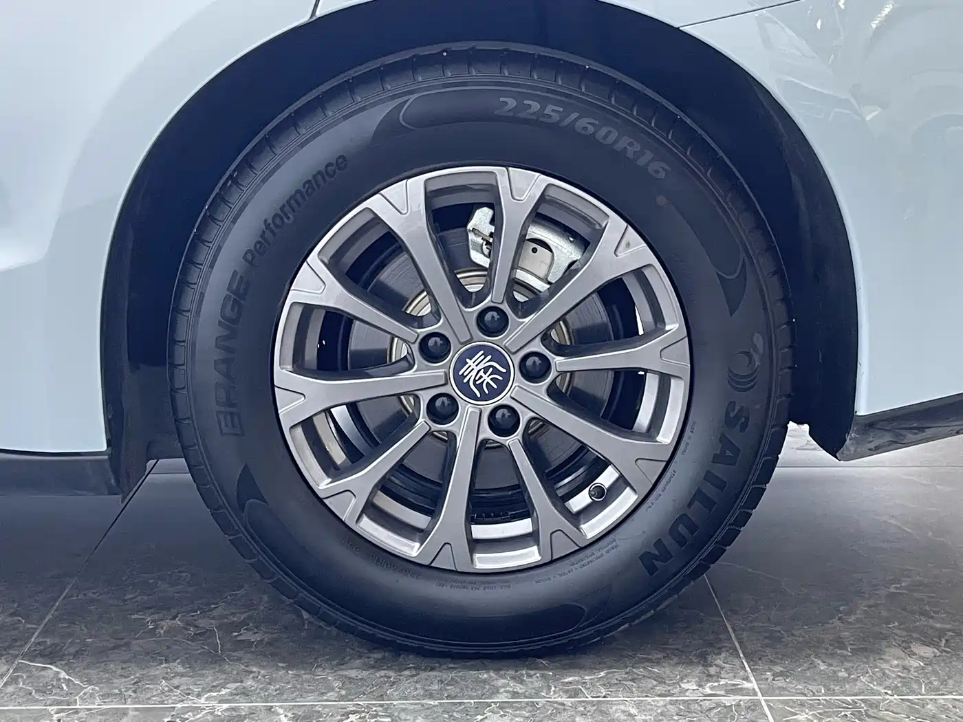 BYD Qin L 2025 DM-i Smart Drive Edition 80KM Leading фото 7