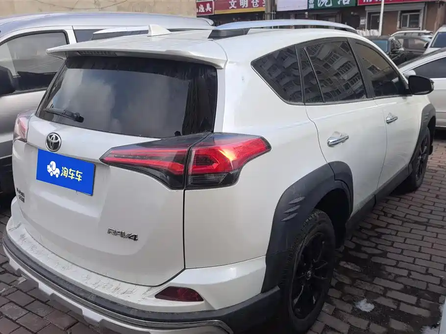 Toyota RAV4 Rongfang 2019 2.0L CVT 2WD Trend X Limited Edition China V фото 3