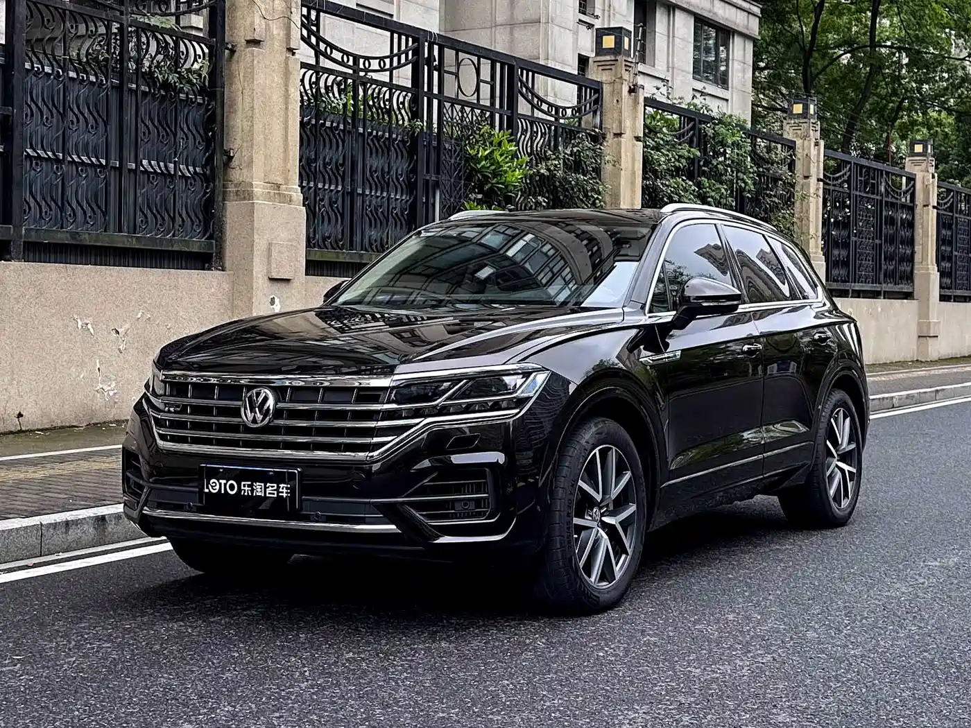 VOLKSWAGEN TOUAREG