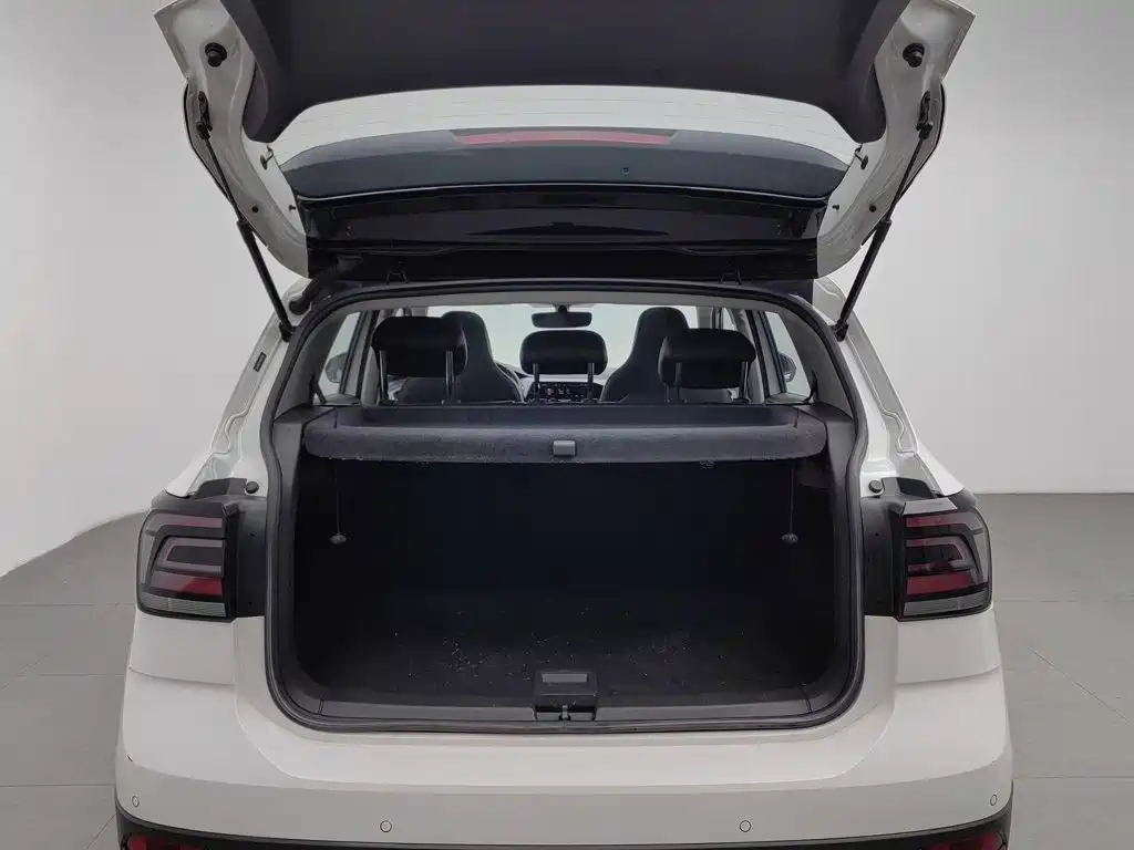 Photo 16 - Volkswagen T-Cross