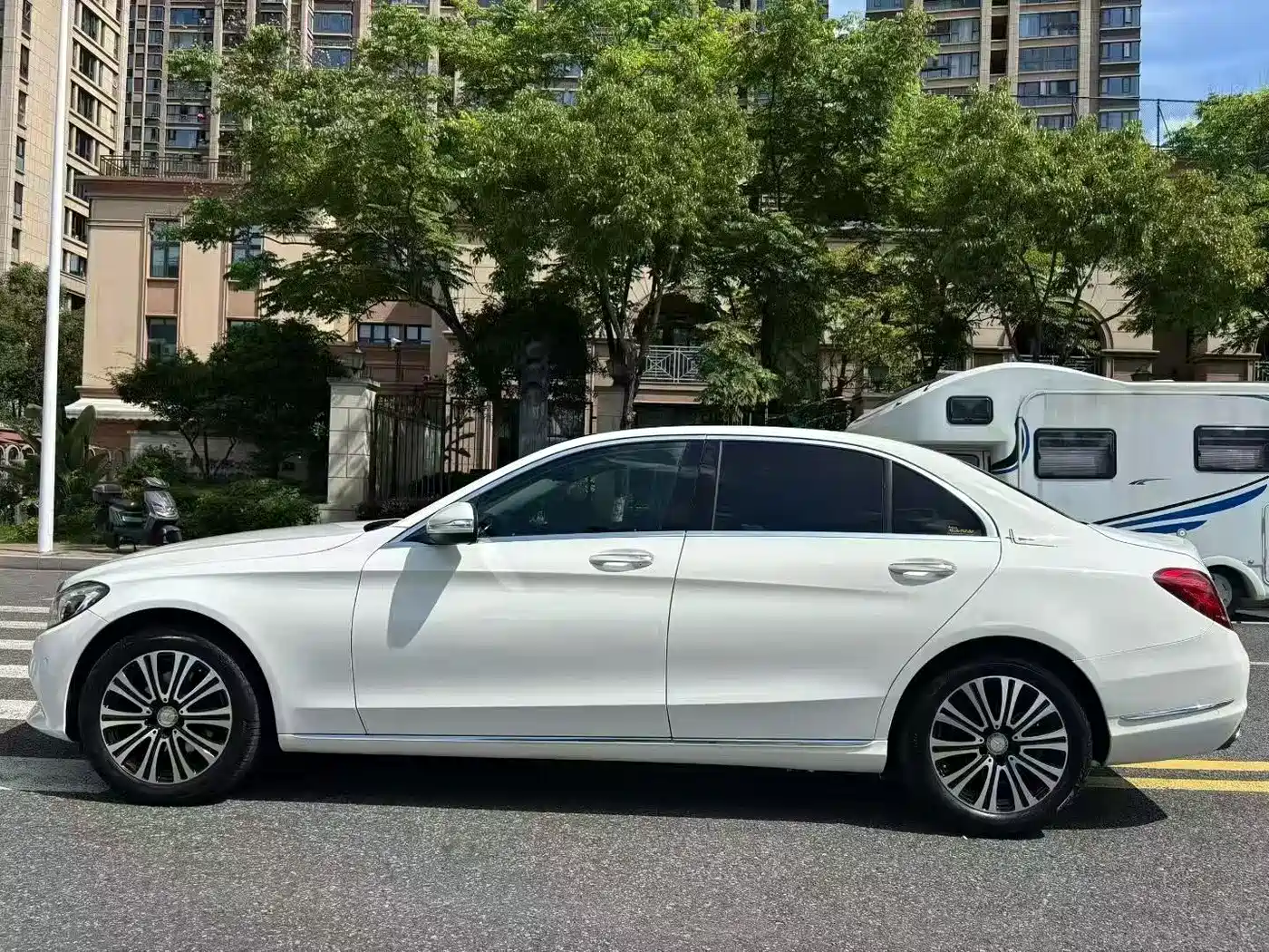 Mercedes-Benz C-Class 2016 C 200 L фото 7
