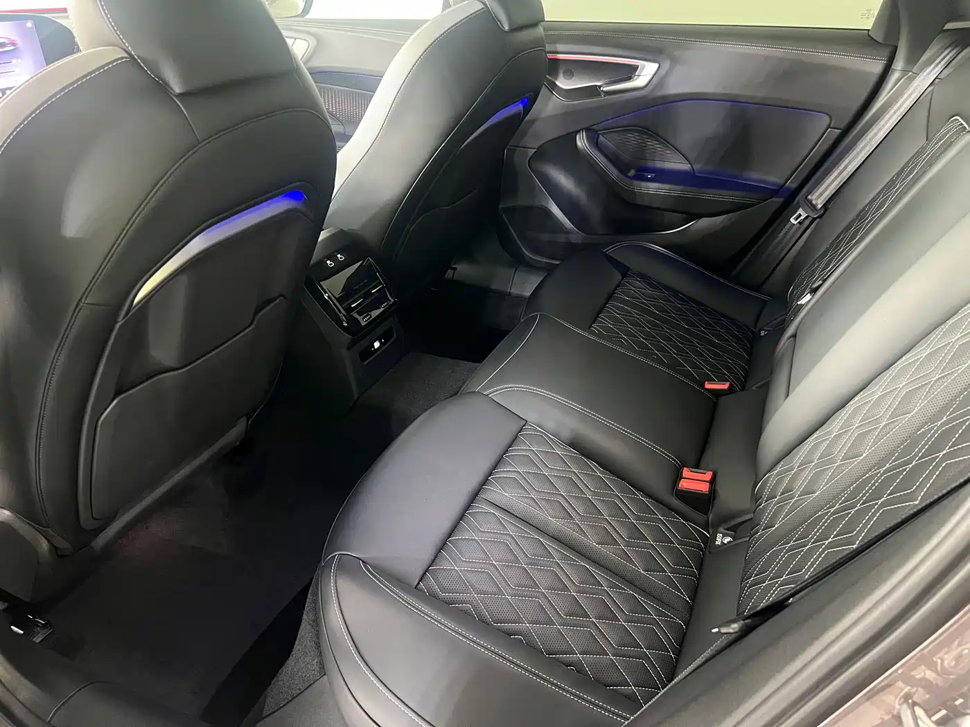 Audi A5L 2025 2.0T Sport Edition quattro фото 10