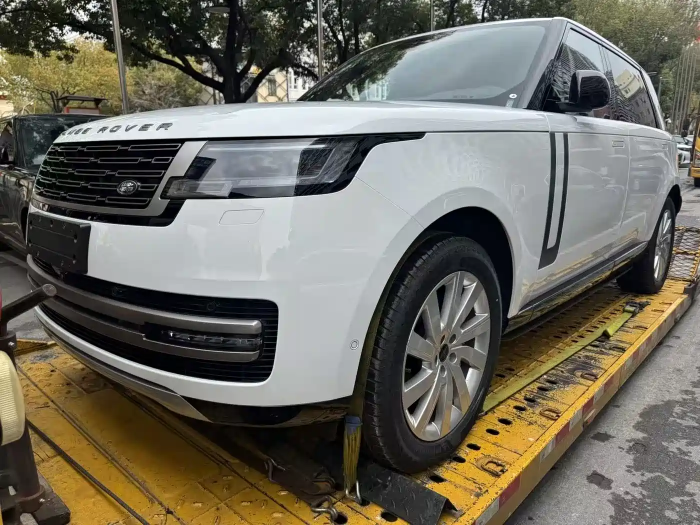 Land Rover Range Rover 2026 Model 3.0 L6 400PS SE Long Wheelbase Version