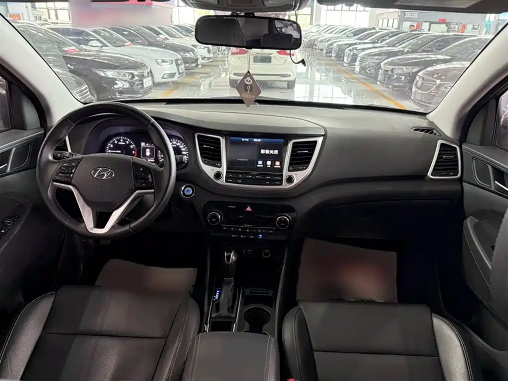 Hyundai Tucson 2015 1.6T Dual Clutch 2WD Smart фото 8