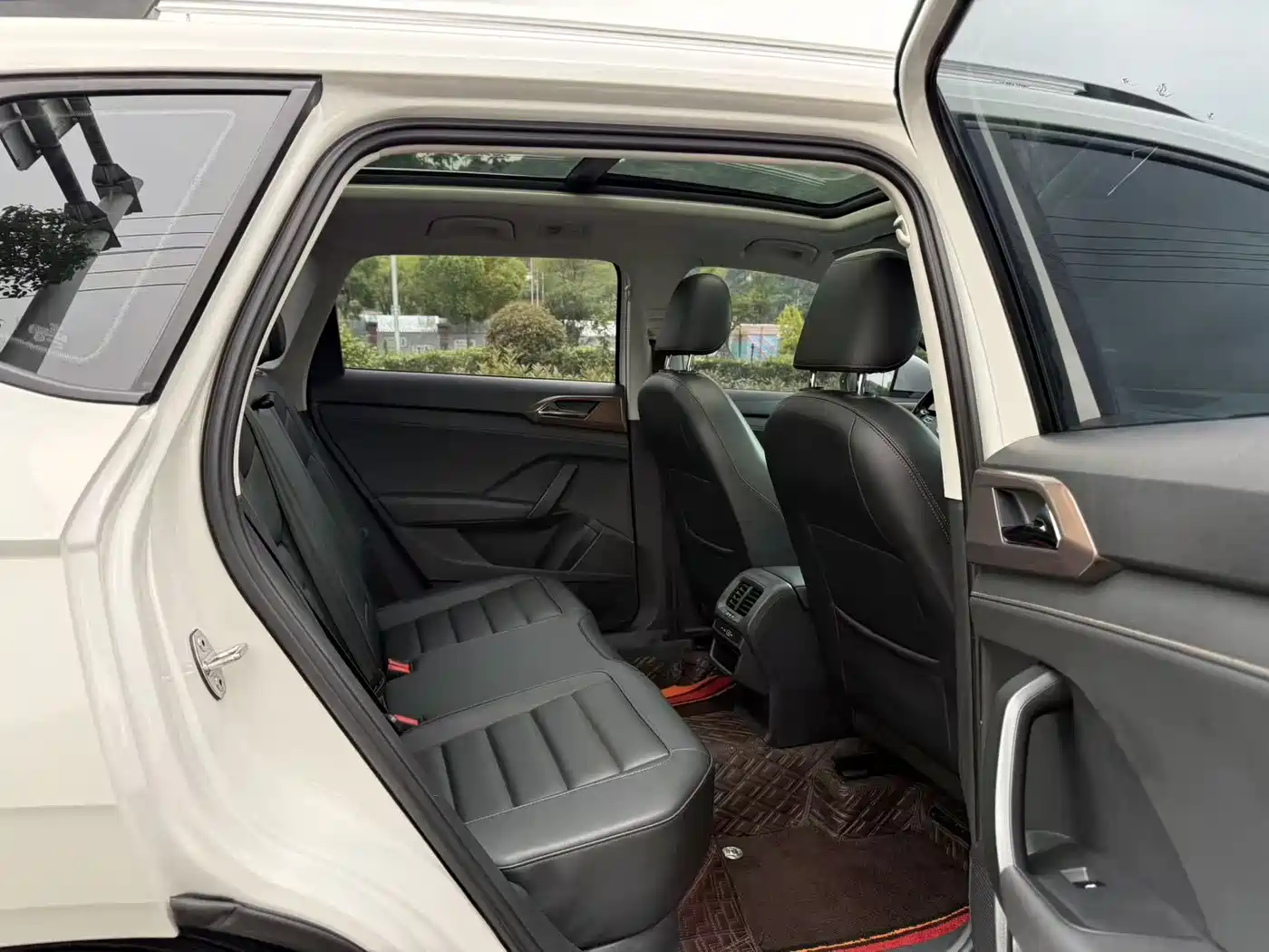 Volkswagen Tharu 2022 280TSI 2WD Comfort фото 7