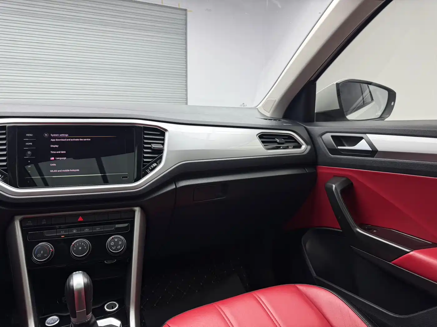 VOLKSWAGEN T ROC EXPLORING SONGS