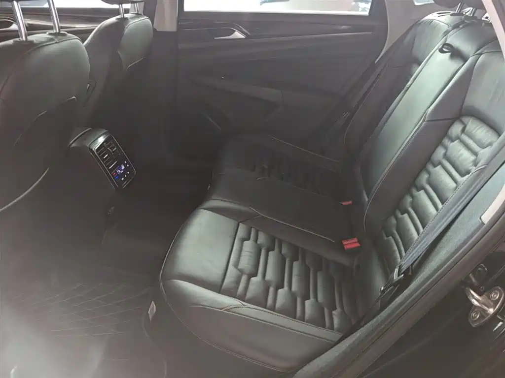 Volkswagen Passat 2019 330TSI Elite (China V) фото 17