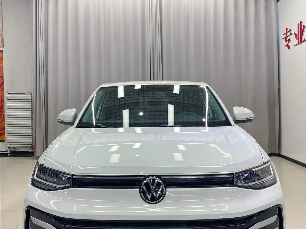 Volkswagen Tharu 2025 Model Rising Star 1.5L Advance Edition фото 2