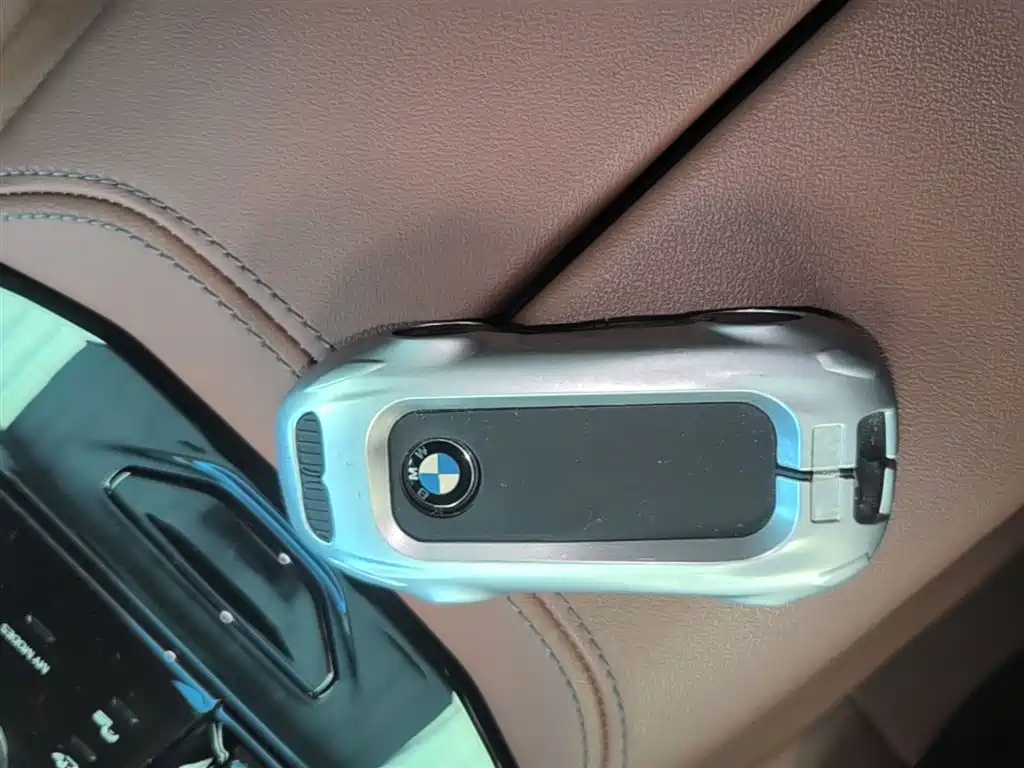 BMW 5 Series 2024 530Li Leading M Sport Package фото 9