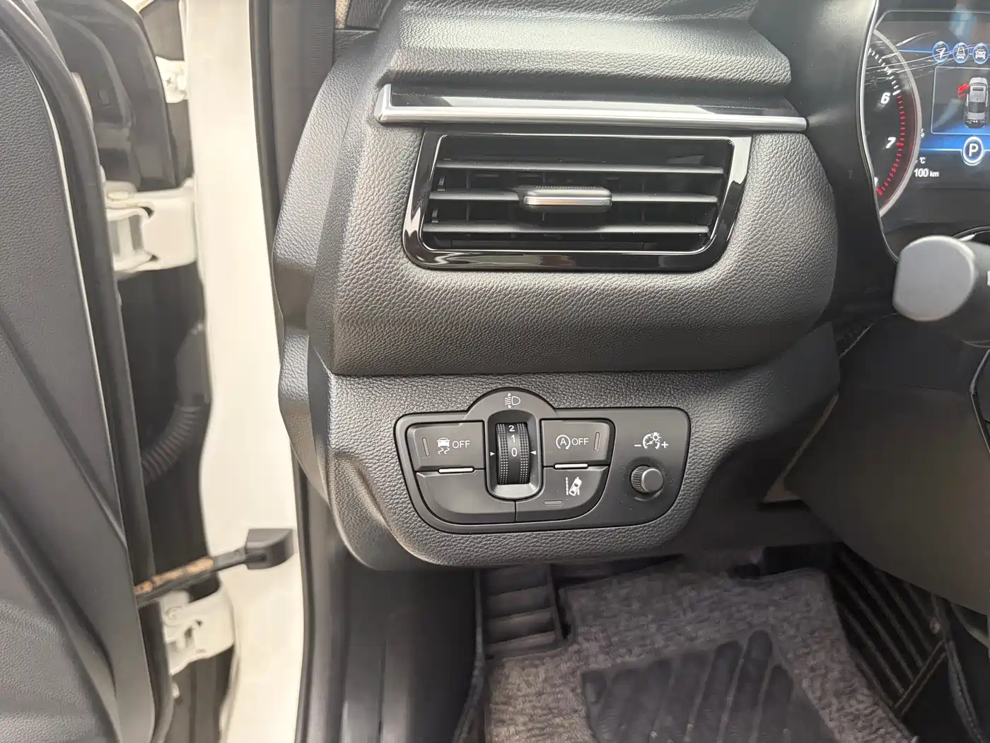 Hongqi H5 2019 30TD Smart Connect Rhythm Edition фото 22