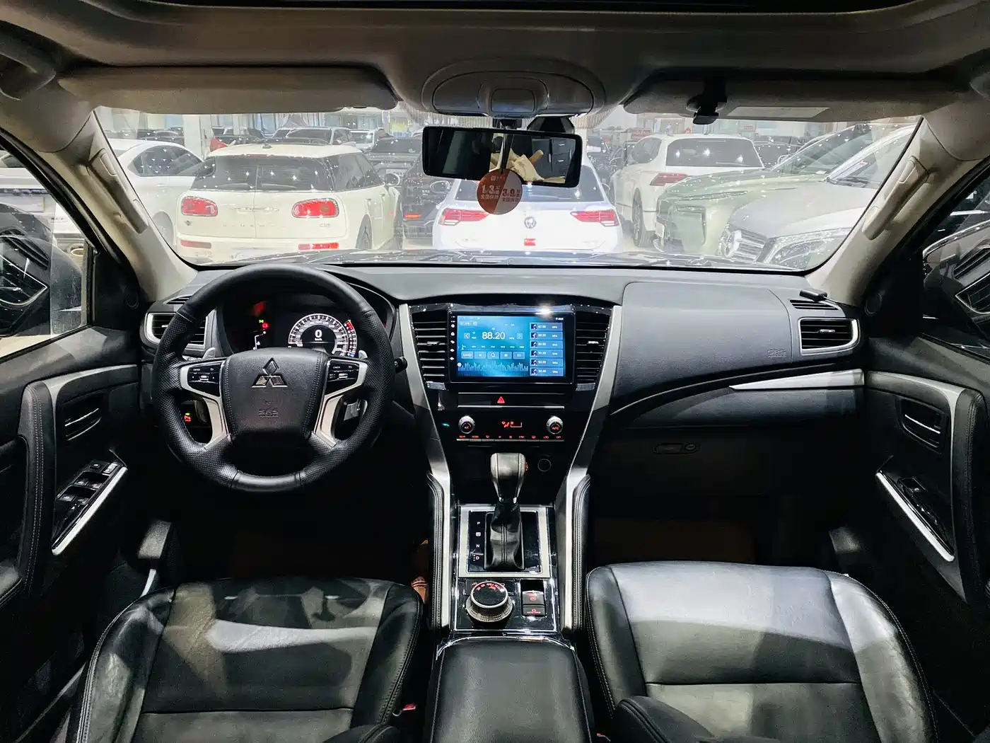 Mitsubishi Pajero Sport (Import) 2020 3.0L Luxury Edition фото 4