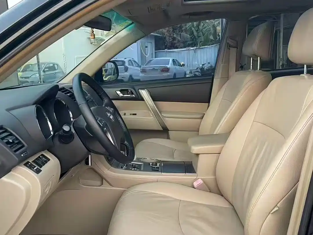 Toyota Highlander 2011 2.7L 2WD 7-seat Elite фото 9