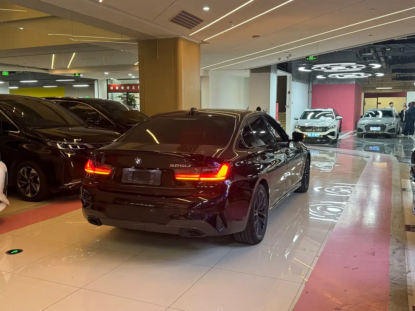 BMW 3 Series 2021 325Li M Sport Package фото 16