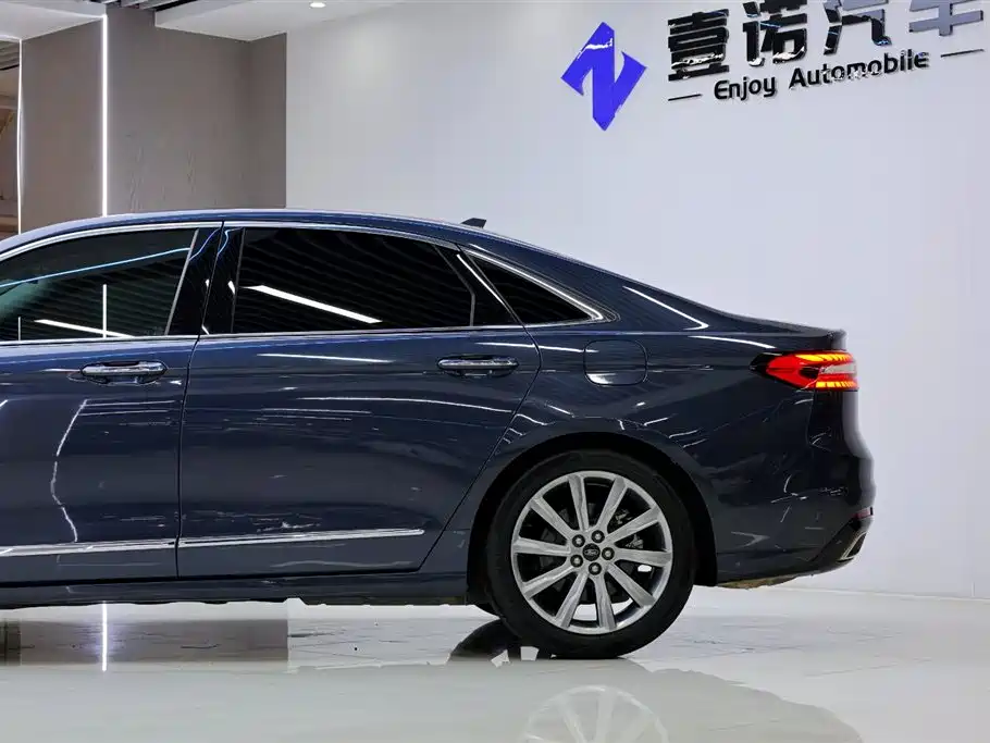 FORD TAURUS