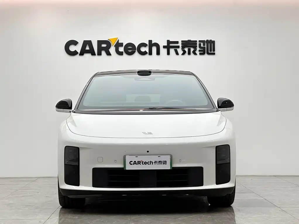 Li Auto i6 2026 2025 2WD Base Model