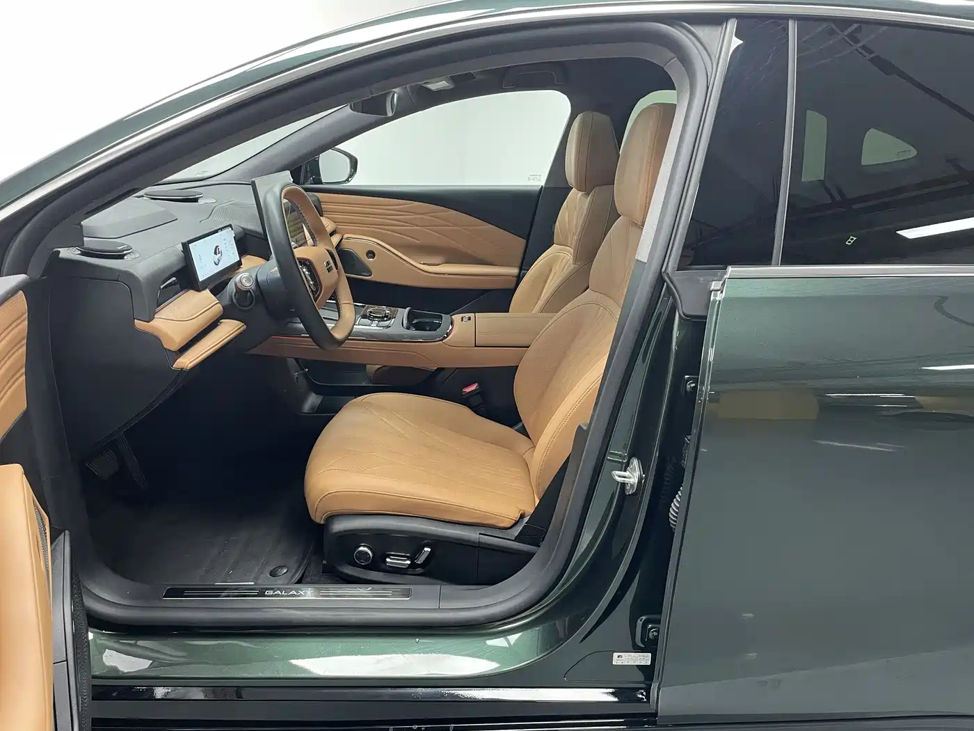 Geely Galaxy Galaxy Xingyao 8 2025 130km EM-P Starship Edition фото 12