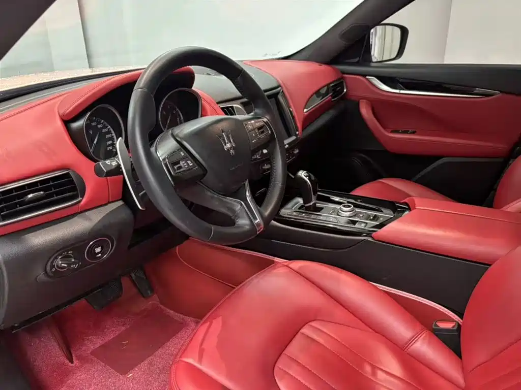 Maserati Levante 2016 3.0T Standard фото 4