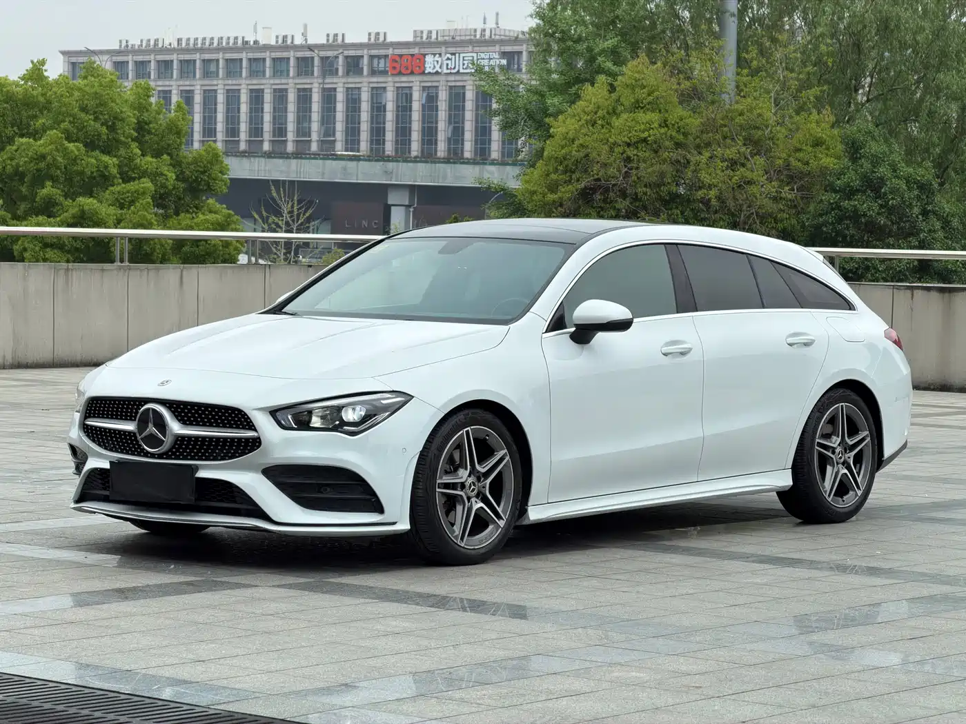 MERCEDES-BENZ CLA