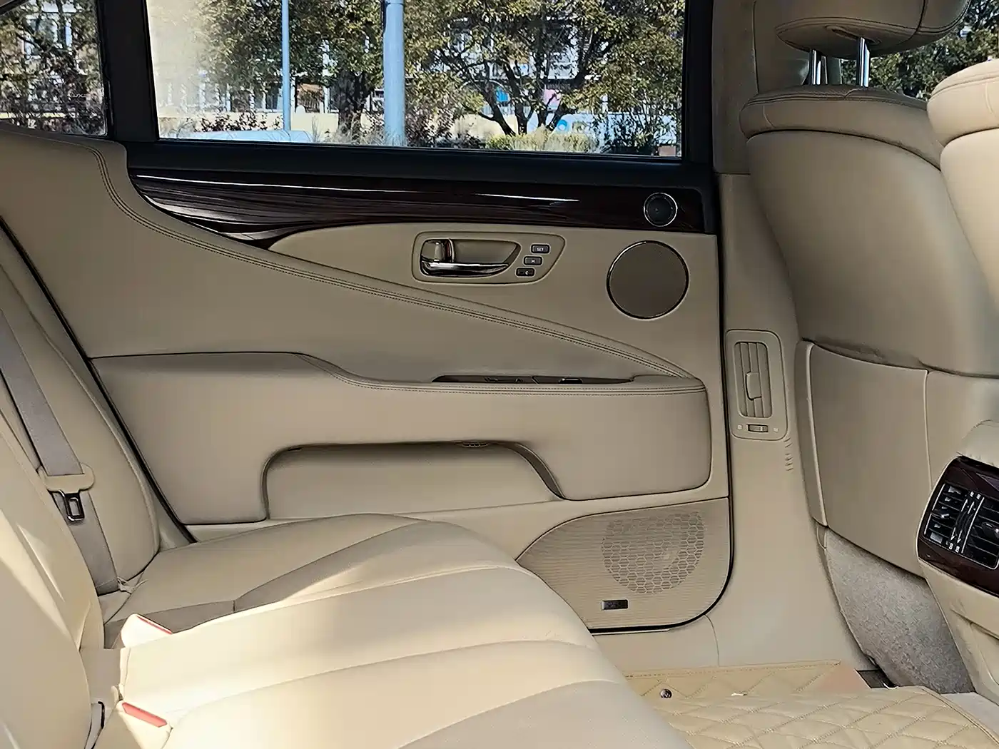 Lexus LS 2006 460L фото 14