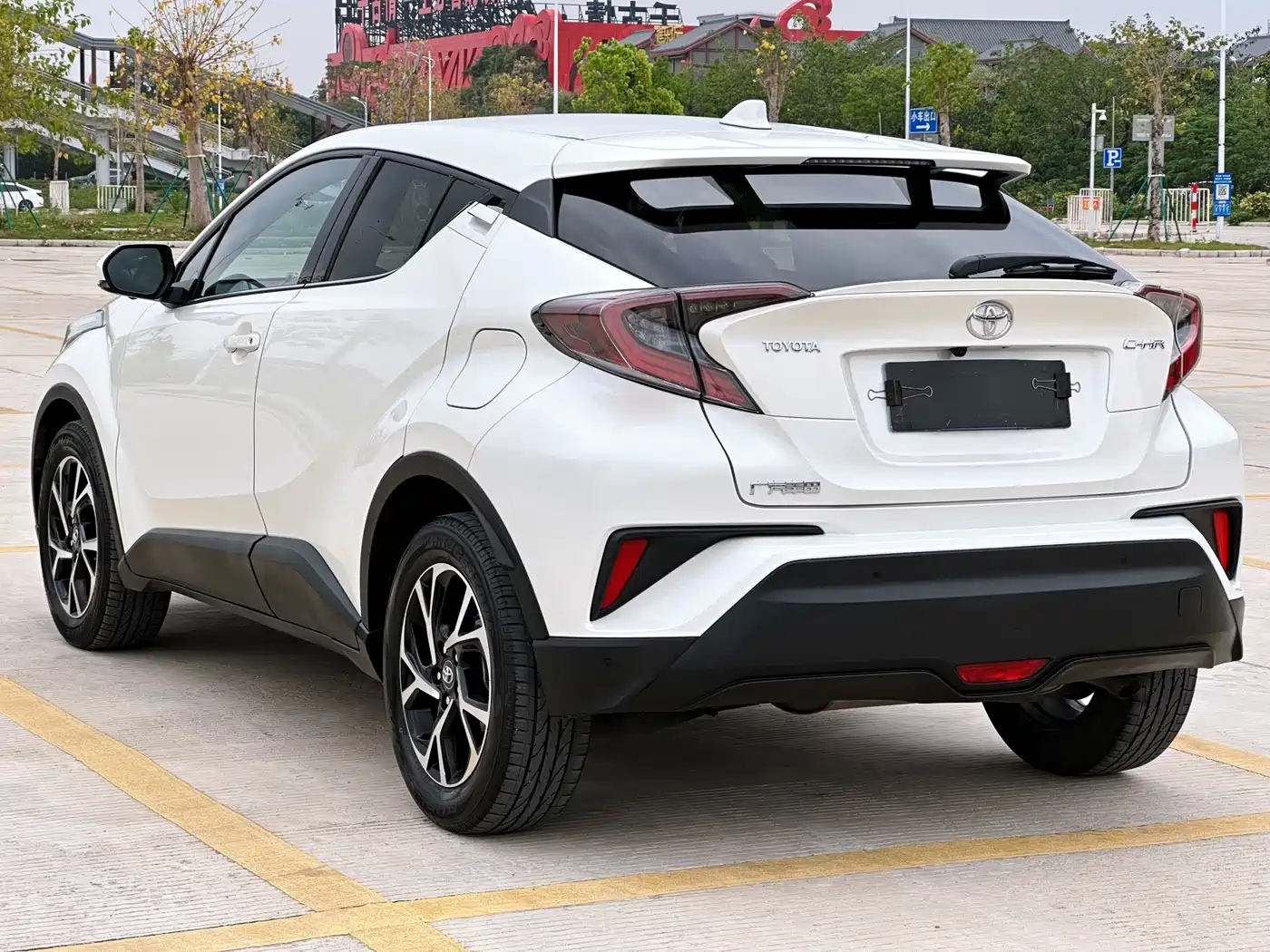 Toyota C-HR 2018 2.0L Luxury Edition China V фото 14