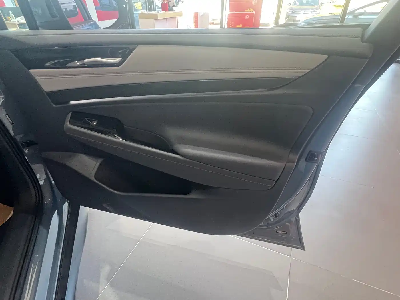 VOLKSWAGEN ID.7 VIZZION