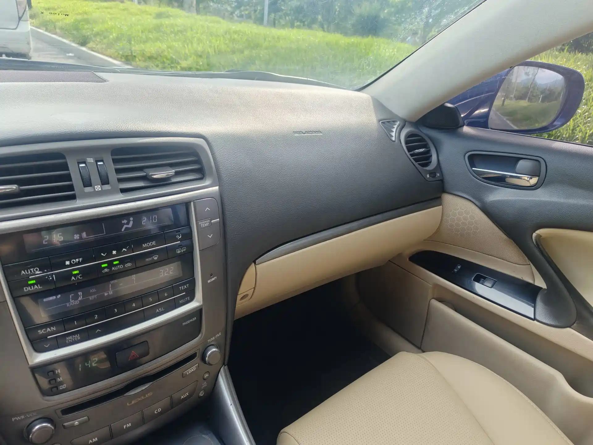 Фото 48 - Lexus IS
