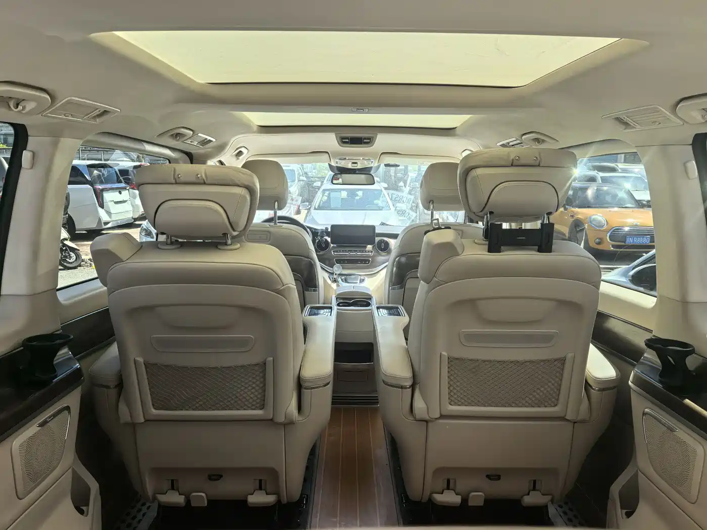 Mercedes-Benz V-Class 2021 V 260 L Long Wheelbase Luxury Edition фото 6
