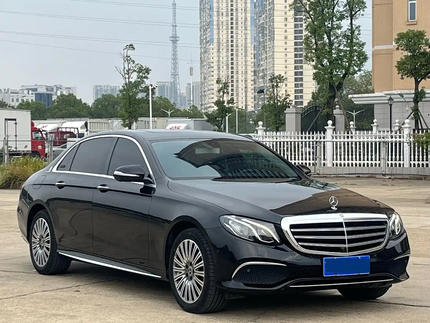 Mercedes-Benz E-Class 2018 Facelift E 200 L Sport фото 2