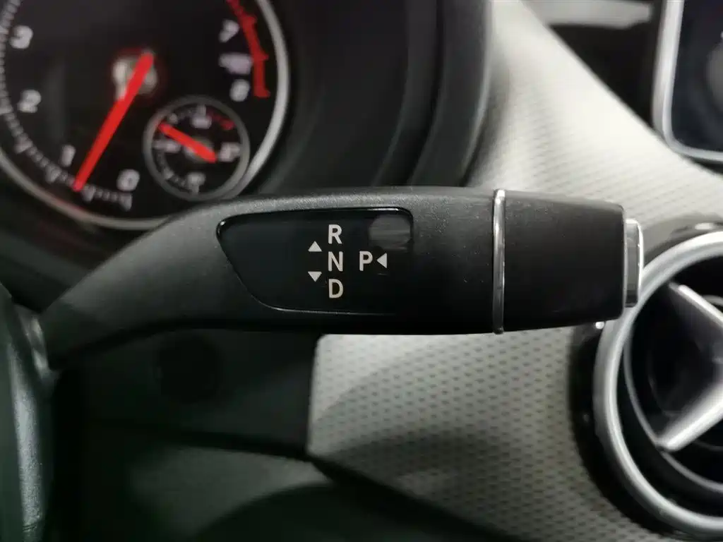 Mercedes-Benz B-Class 2015 B 200 Dynamic фото 13