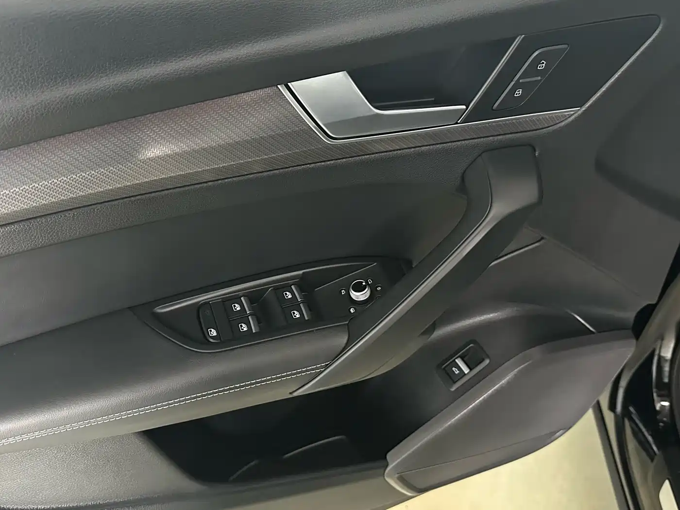 Audi Q5L 2022 40T Luxury Dynamic фото 10