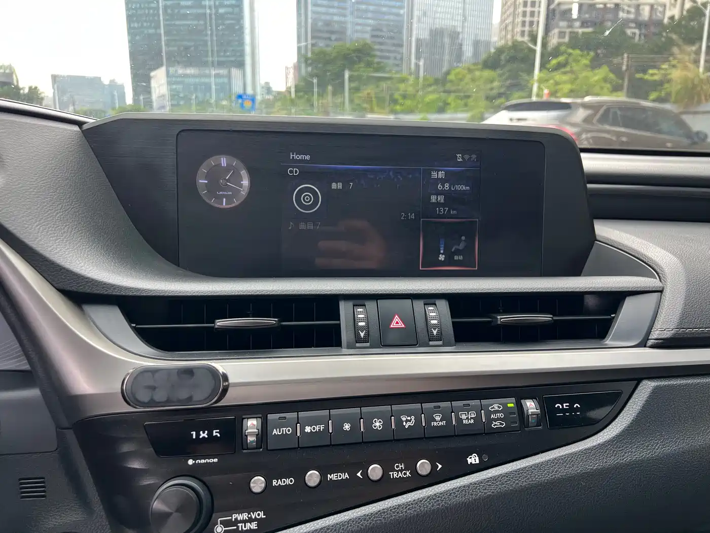 Lexus ES 2020 200 Excellence фото 10