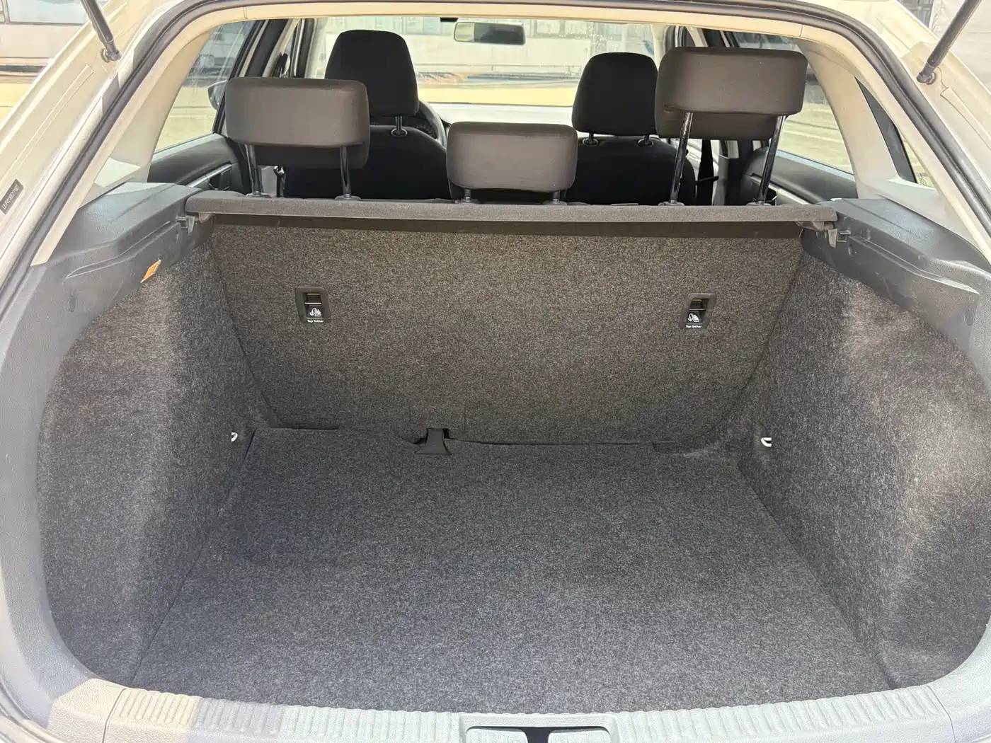 Volkswagen Lavida Tour 2013 1.6L Automatic Trend Style фото 9