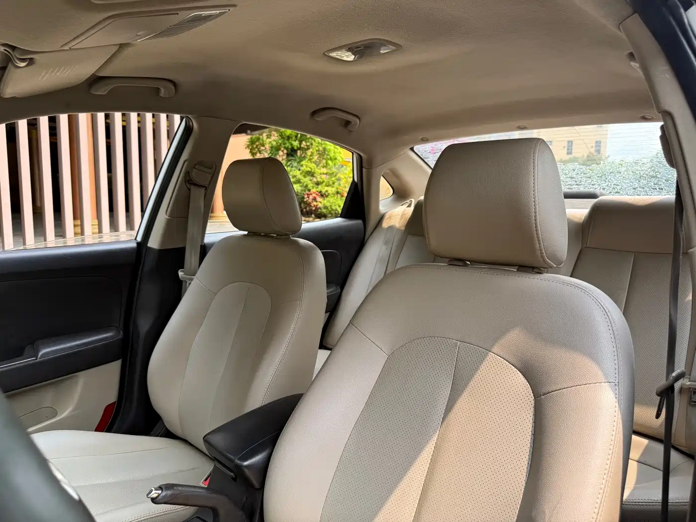 Hyundai Elantra 2011 1.6L Manual Luxury фото 12