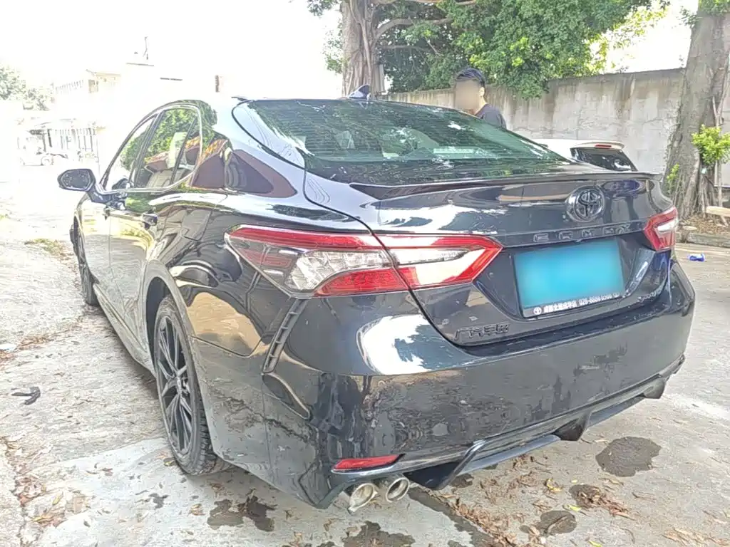 Фото 5 - Toyota Camry